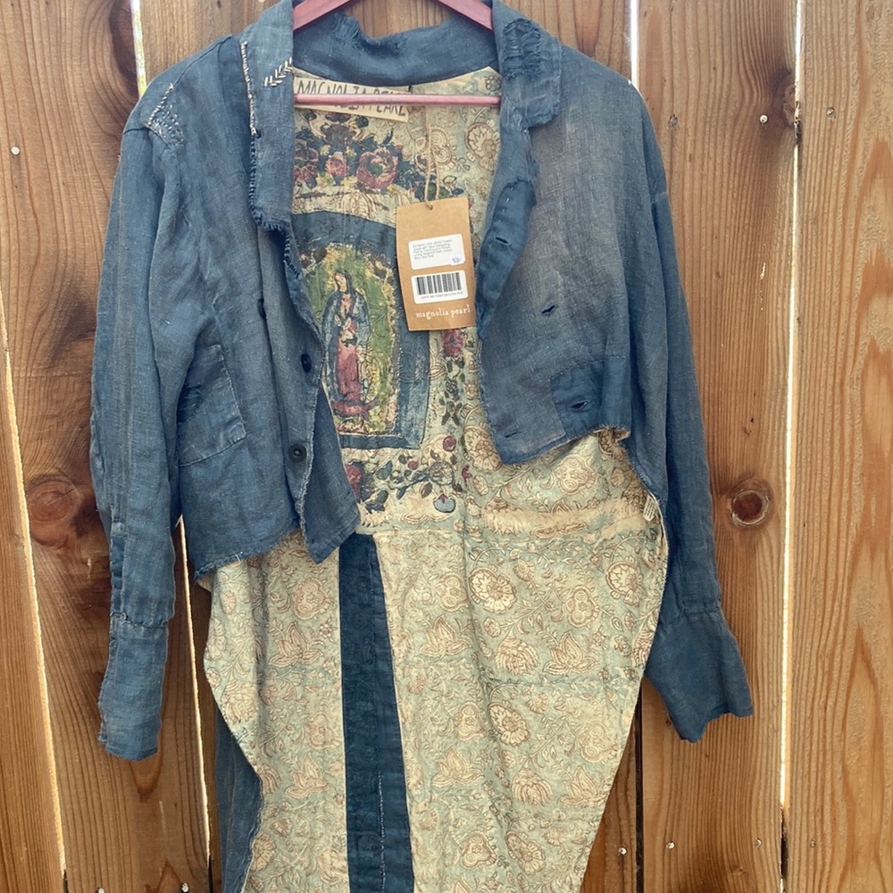 Magnolia pearl tuxedo jacked